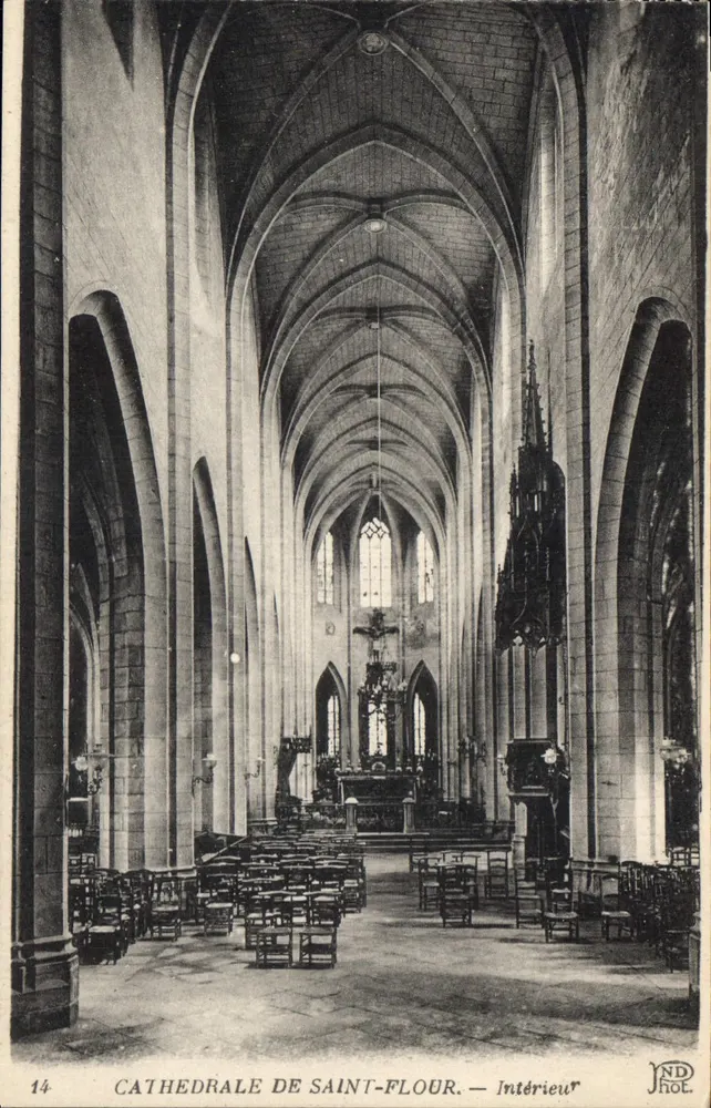 Catedral de Saint-Flour — Interior — ND Phot. - Frente