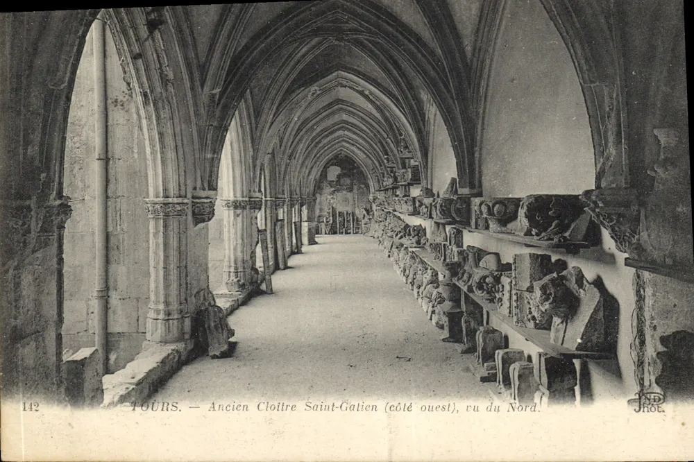 Tours — Ehemaliger Cloister Saint-Gatien (westlicher Teil), von Norden gesehen. - Vorderseite