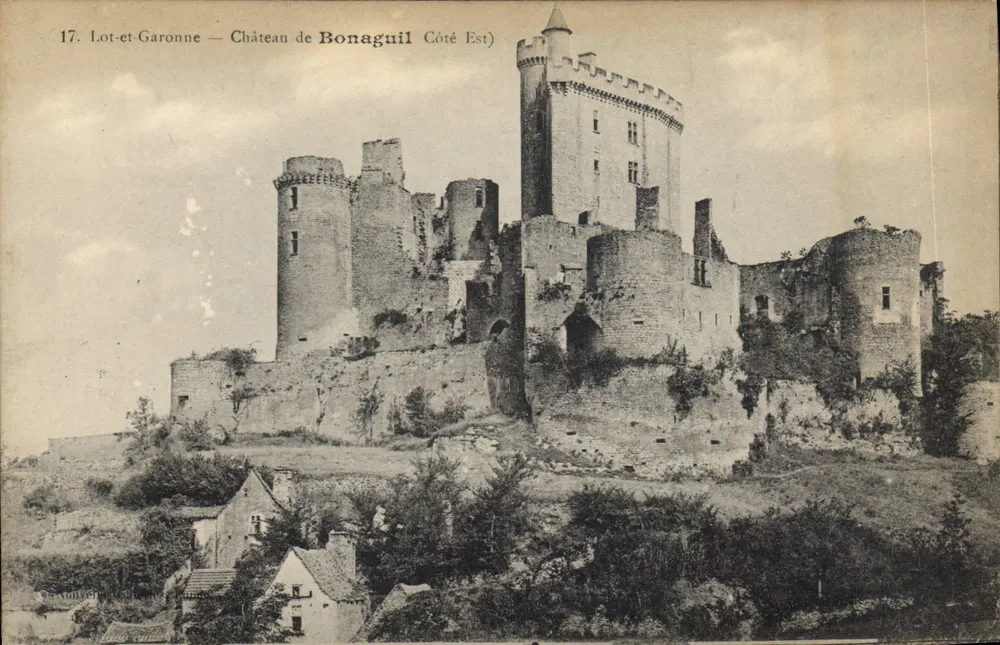 Schloss Bonaguil — Ostseite — Lot-et-Garonne - Vorderseite