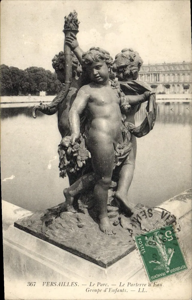 Versailles — O Parque — O Parterre d'Eau — Grupo de Crianças — LL. n°367 - Frente