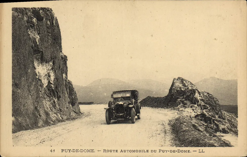 Automobilstraße des Puy-de-Dôme — Fahrzeug auf einer Bergstraße — LL, n°41 - Vorderseite