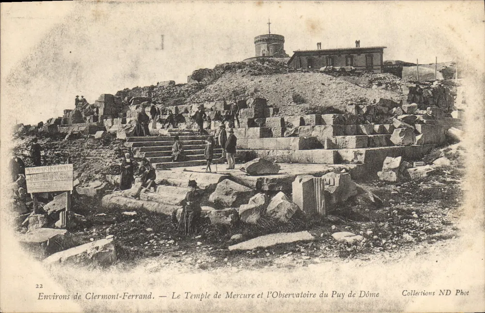 Umgebung von Clermont-Ferrand — Der Tempel Merkur und das Observatorium des Puy de Dôme — Sammlung ND Phot - Vorderseite