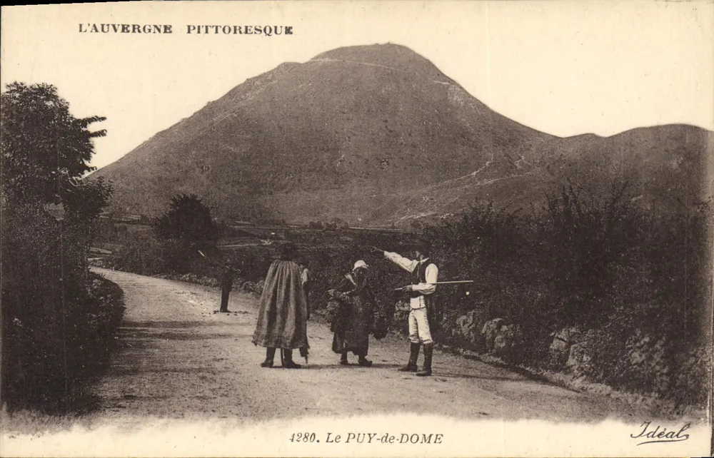 Le Puy-de-Dôme — Vista pitoresca — Ideal, n° 4280 - Frente