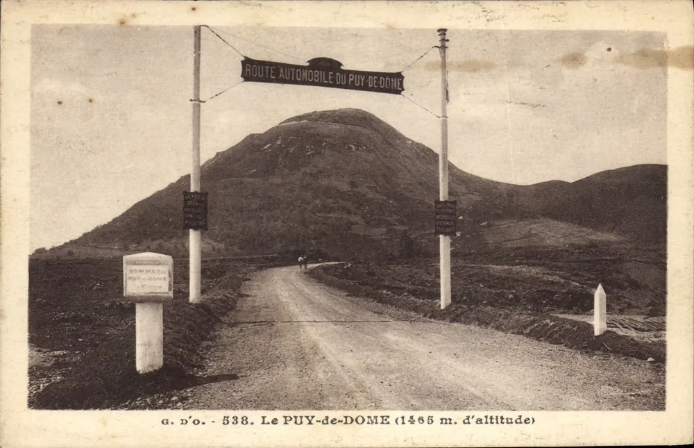 Le PUY-de-DOME — sommet à 1465 m d'altitude — éditeur a. d'o. n° 538 - Frente