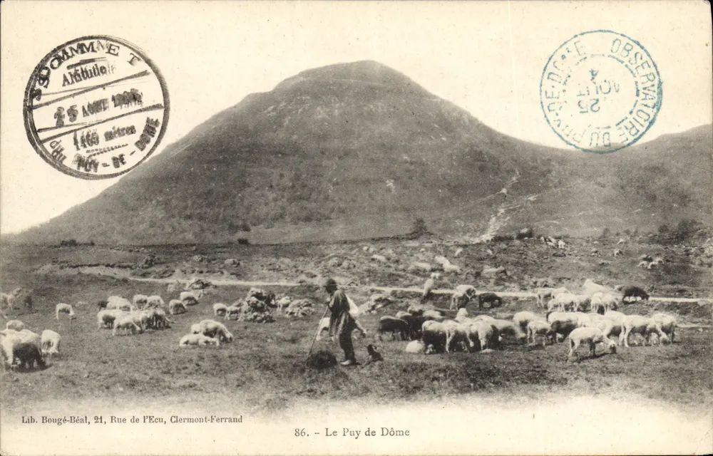 Le Puy de Dôme — Vista pastoril com ovelhas — Lib. Bougé-Béal, Rue de l’Ecu, Clermont-Ferrand - Frente