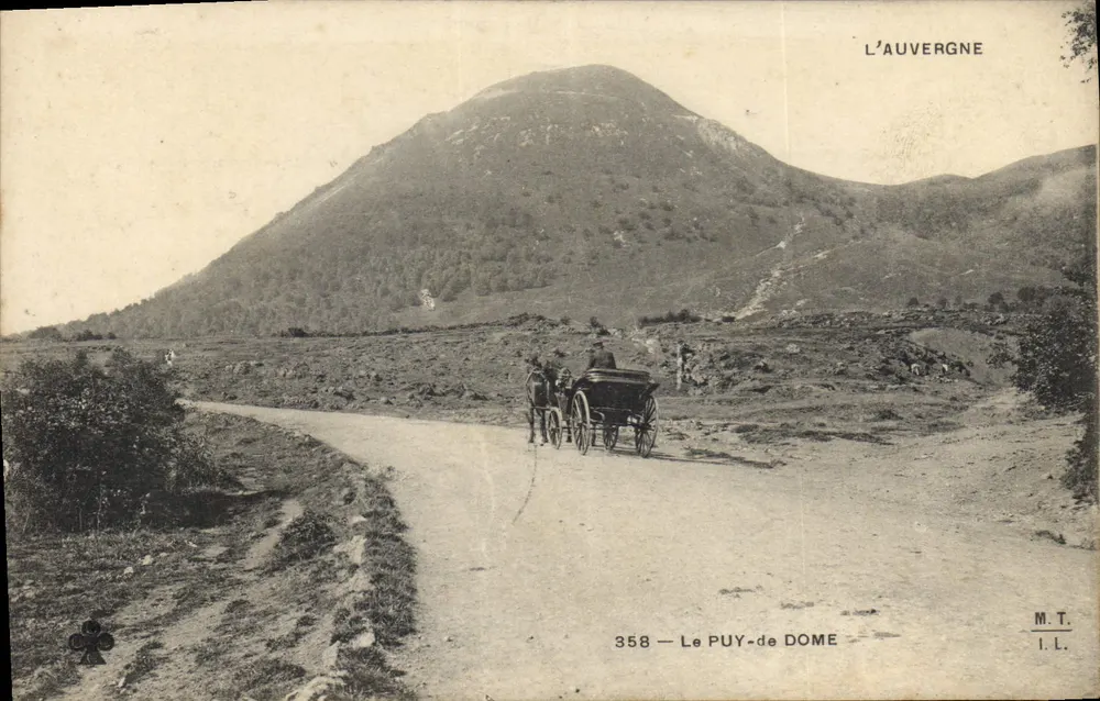 Le Puy-de-Dôme — Vista do monte com carruagem — M.T. I.L. n°358 - Frente