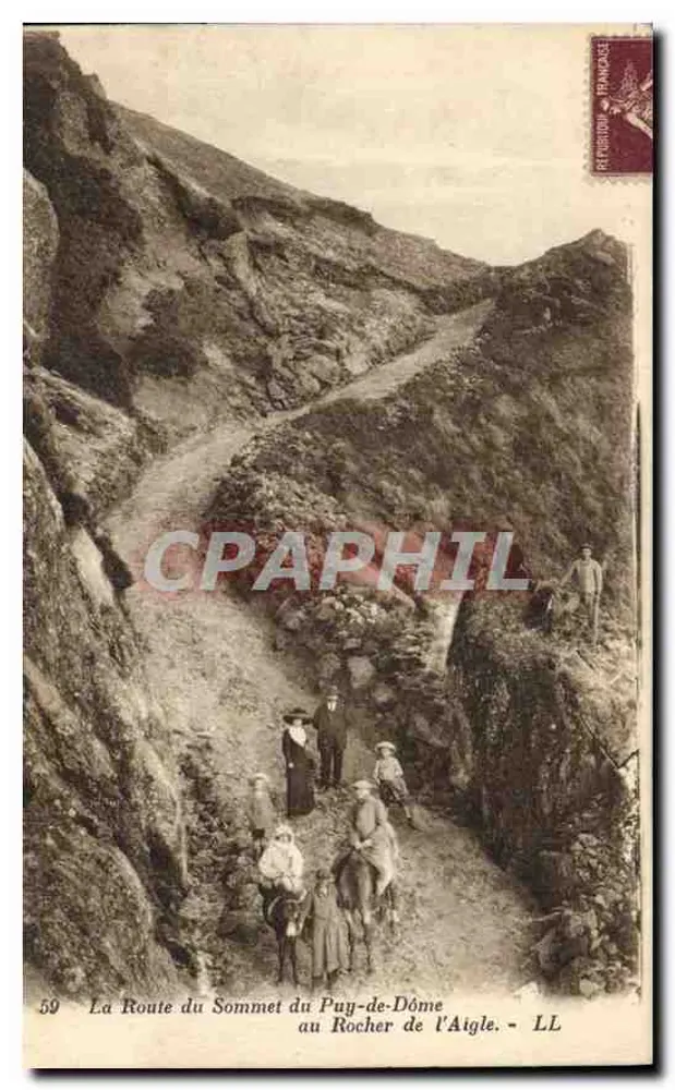 Die Straße zum Gipfel des Puy-de-Dôme zum Adlerfelsen — LL - Vorderseite