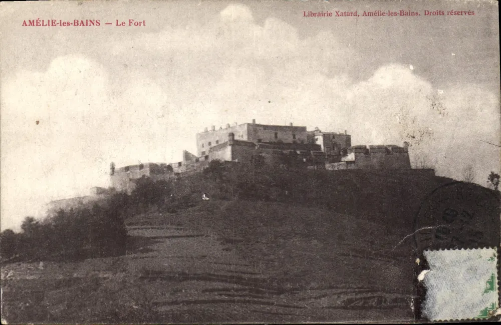 Amélie-les-Bains — O Forte — Livraria Xatard, Amélie-les-Bains. Direitos reservados - Frente