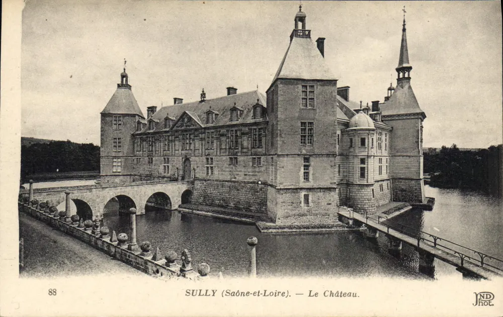 Sully (Saône-et-Loire) — A Vista do Castelo — JND HOT. - Frente