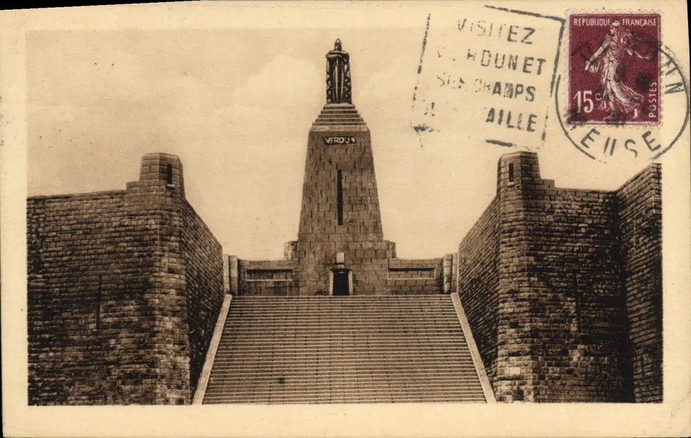 Verdun — Denkmal für die Soldaten von Verdun — unbekannter Verlag, Seriennummer nicht sichtbar - Vorderseite