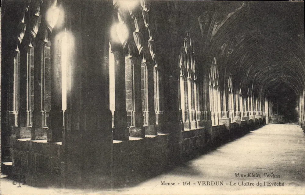 Verdun - O Claustro da Catedral — Mme Klein, Verdun - Frente