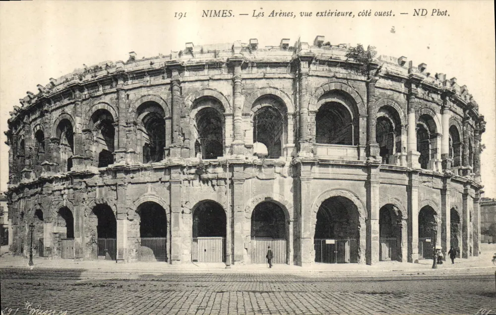 Nîmes — Die Arenen, äußere Ansicht, westliche Seite — ND Pbot. - Vorderseite