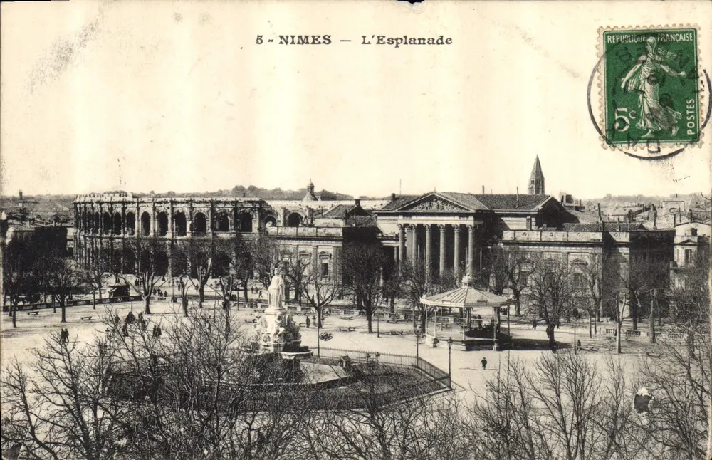 Nîmes — A Esplanada — Édition Maison Universelle - Nouvelles Galeries - Nîmes - Frente