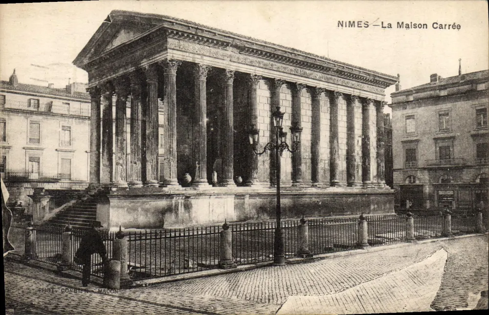 Nîmes — La Maison Carrée — Fot. Combier-Mason - Frente