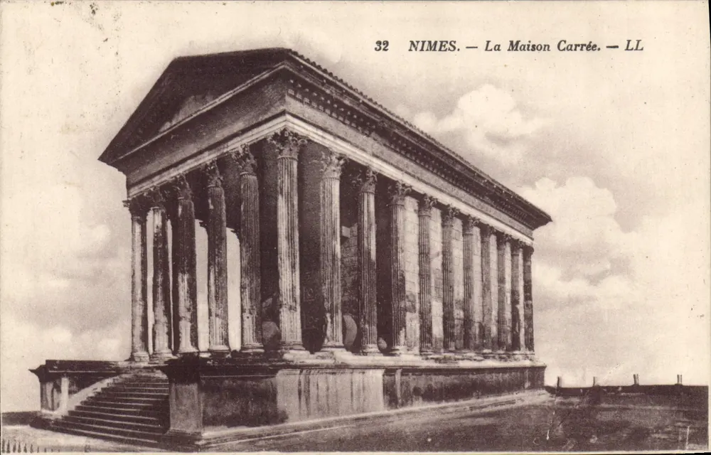 Nîmes — A Maison Carrée — LL, n°32 - Frente