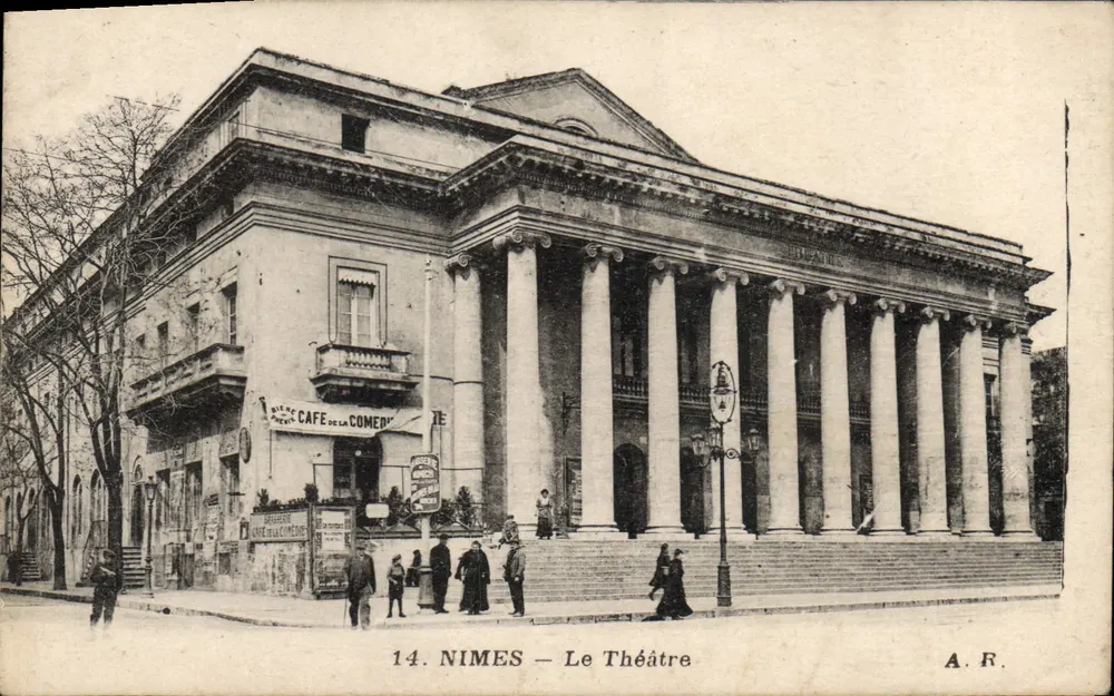 Nîmes — O Teatro — A.R. n°14 - Frente