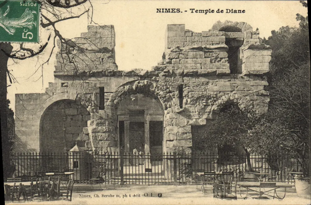 Nîmes - Templo de Diana — Ch. Beruhe m. ph t.-édit O.I. - Frente