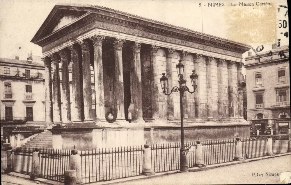 Nîmes - A Maison Carrée — P.L. Nîmes, n°5 - Frente