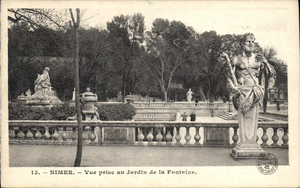 Nîmes — Ansicht vom Jardin de la Fontaine — Verlag La Revue Illustrée, n°13 - Vorderseite
