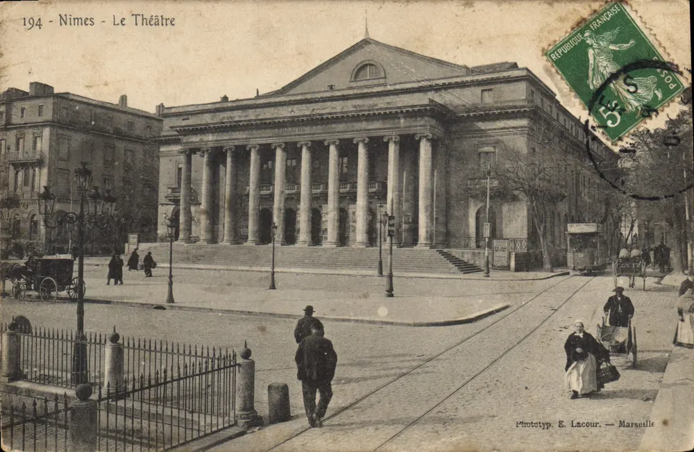 Nîmes - O Teatro — Fototyp. E. Lacour — Marseille - Frente