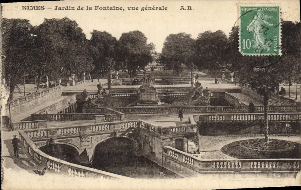 Nîmes — Jardin de la Fontaine, allgemeine Ansicht — A.R. - Vorderseite