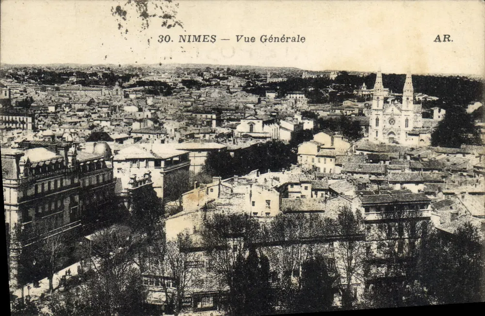 Nîmes — Vista Geral — AR. - Frente