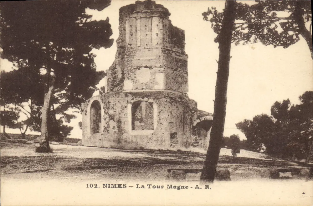 Nîmes — A Torre Magna — A.R. n°102 - Frente