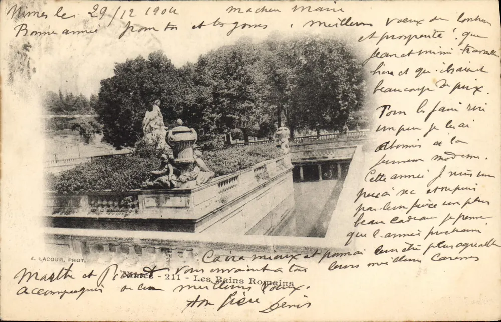 Os Banhos Romanos — Nîmes — E. Lacour, Fot. - 211 - Frente