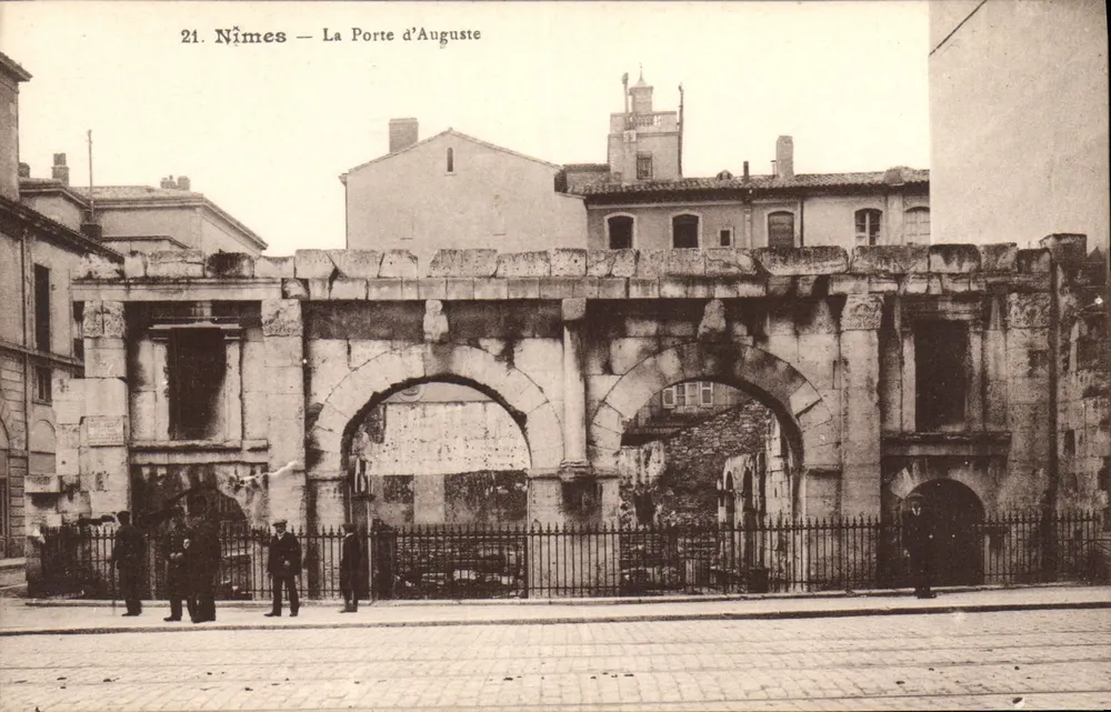 Nîmes — A Porta de Augusto — P. L. Nîmes, n°21 - Frente