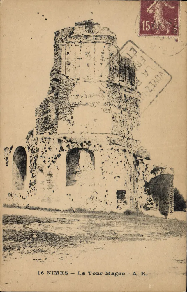 Nîmes — La Tour Magne — A.R. - Frente