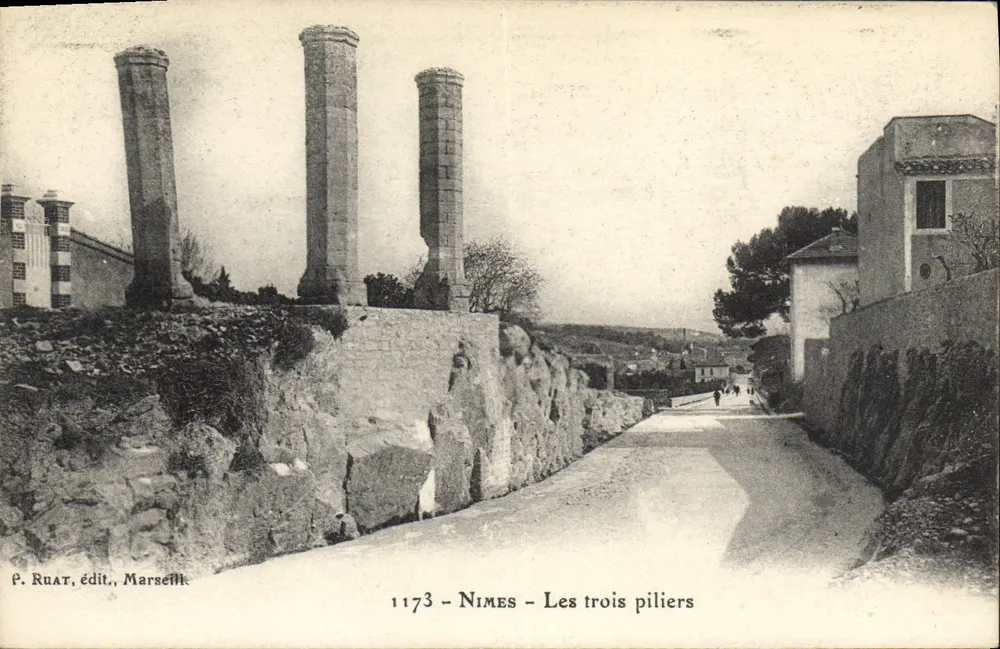 Nîmes - Os três pilares — P. Ruat, editor, Marselha — n° 1173 - Frente