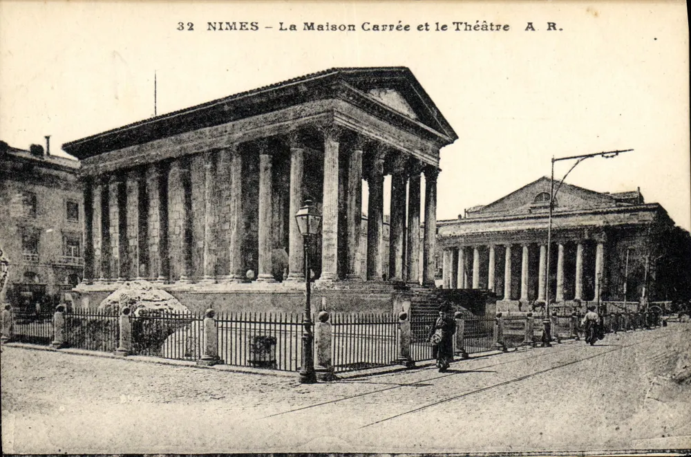 Nîmes — Das Maison Carrée und das Theater — A. R. - Vorderseite