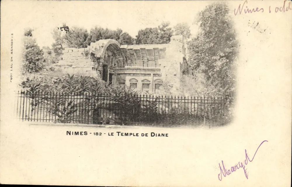 Nîmes - A Templo de Diana — Foto Lago Mansel — n°182 - Frente
