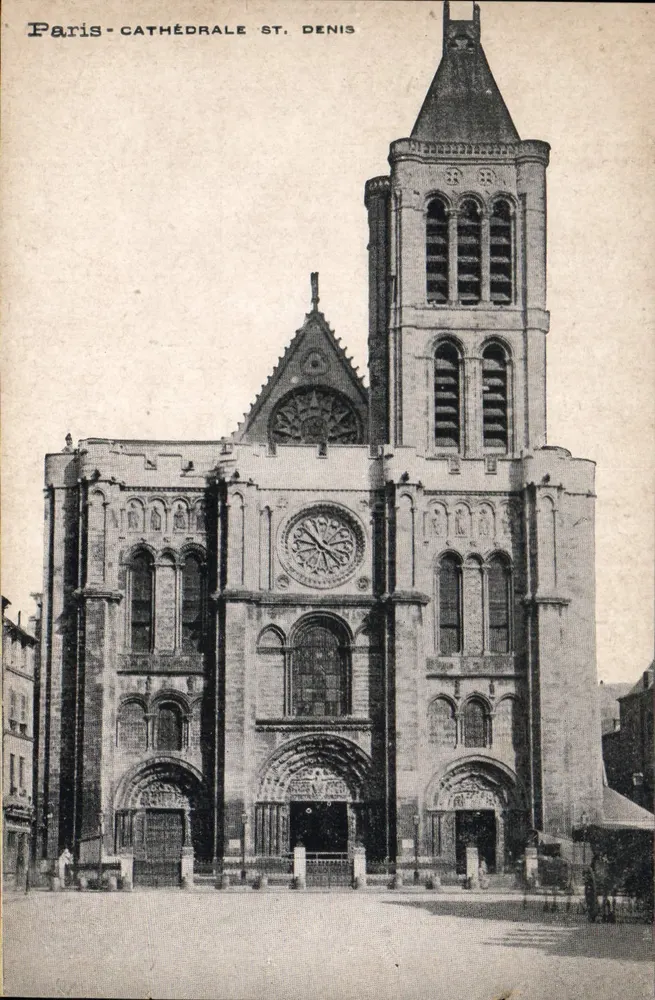 Paris - Catedral de Saint-Denis — vista da fachada e da torre - Frente