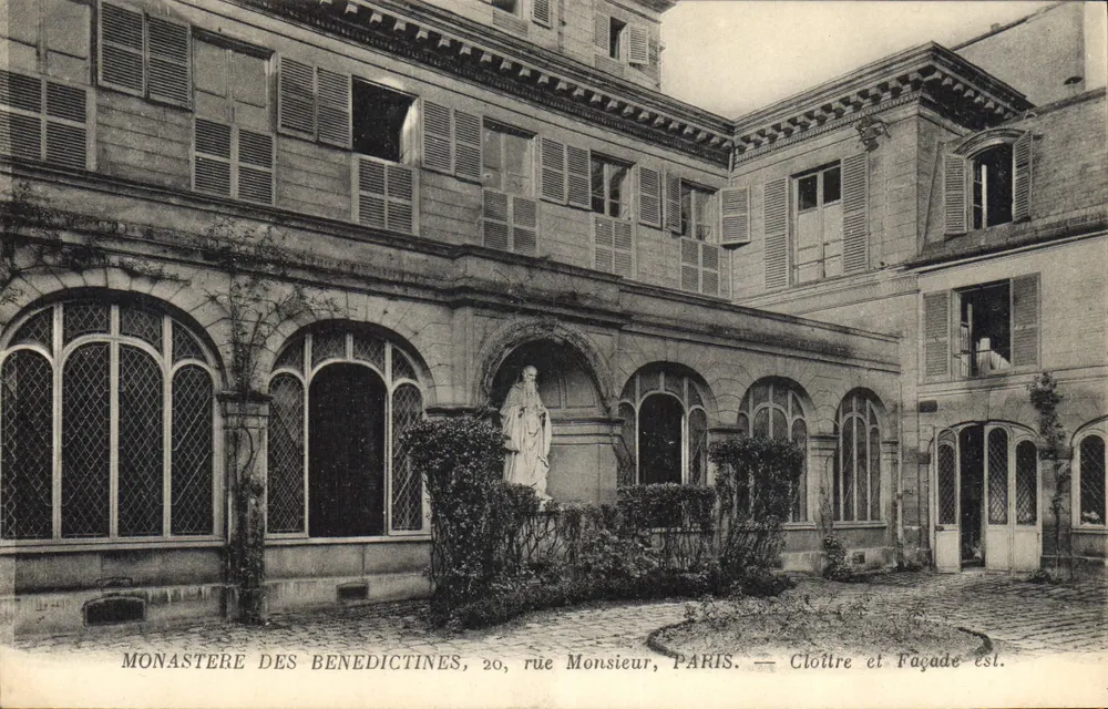 Kloster der Benediktiner — Klausur und Ostfassade — 20, rue Monsieur, Paris - Vorderseite