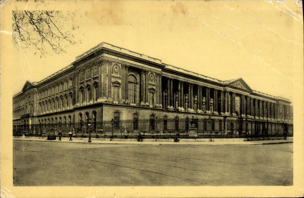 Palácio do Louvre — vista externa — Edição dos Monumentos Históricos, Paris - Frente