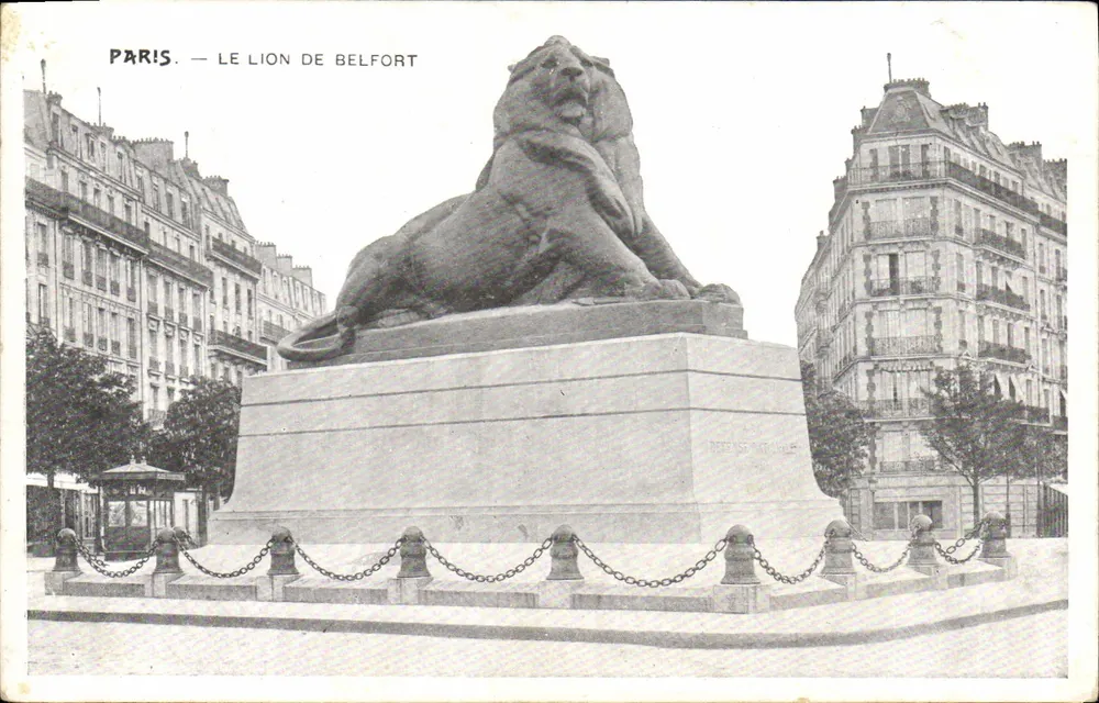 Paris — O Leão de Belfort — Editora não identificada - Frente