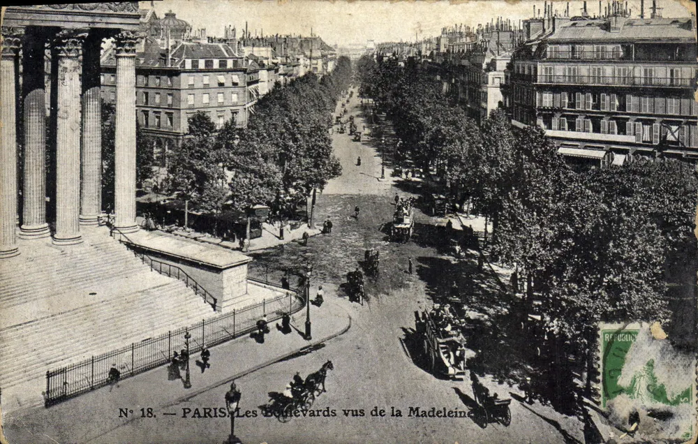 Paris — Les Boulevards vus de la Madeleine — République - Frente