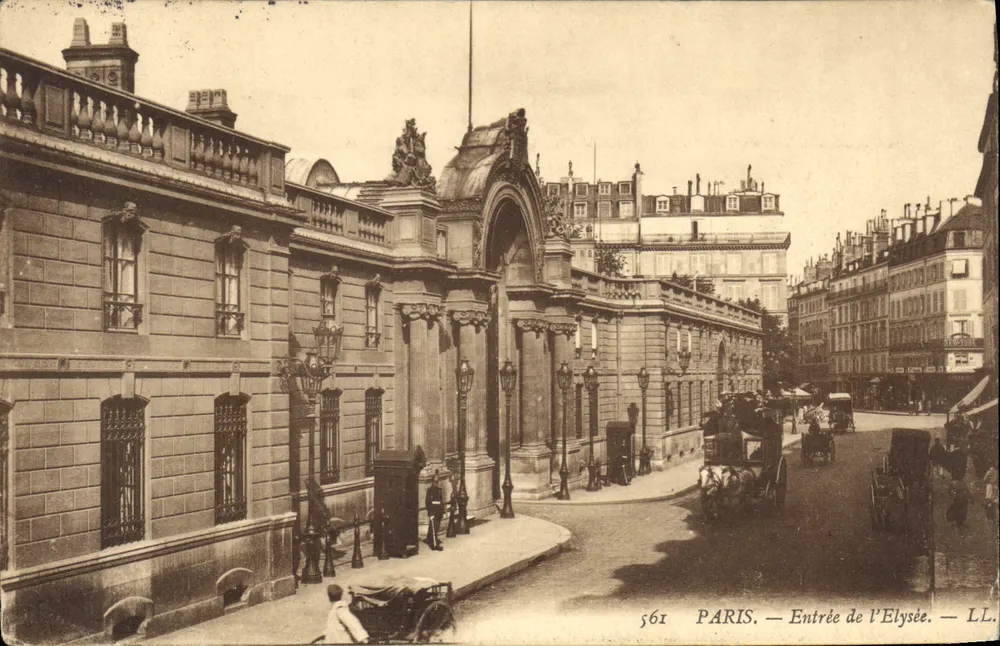 Paris — Entrada do Eliseu — LL. n° 561 - Frente