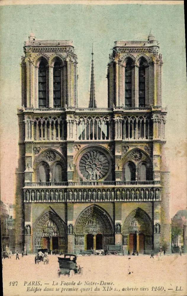 Paris — A Fachada de Notre-Dame — LL - Frente