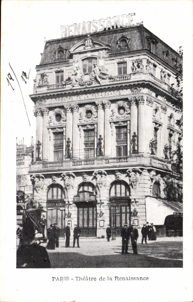 PARIS - Theater van de Renaissance — gevel versierd, borduur 'THÉÂTRE DE LA RENAISSANCE' en 'CAFÉS MANG' - Voorkant