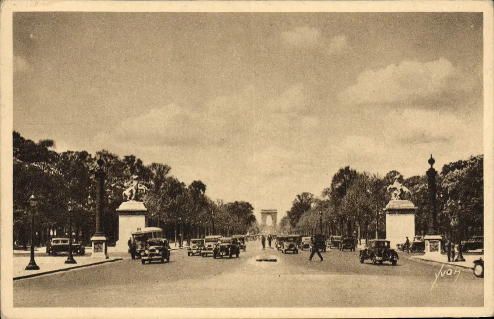Avenida dos Campos Elísios — vista em direção ao Arco do Triunfo — Les Éditions d'Art VON, n°4 - Frente