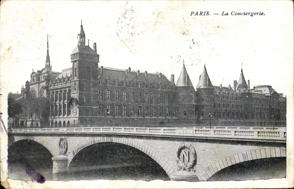 Paris — A Conciergerie — Editora não identificada, número de série não visível - Frente