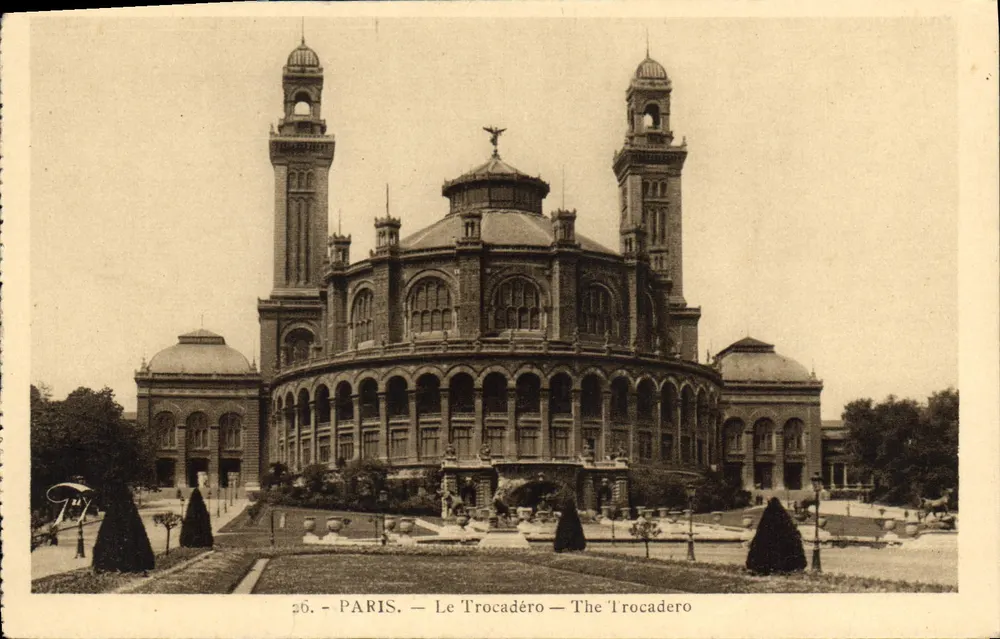Paris — O Trocadéro — The Trocadero — Editor: CARTE POSTALE - Frente