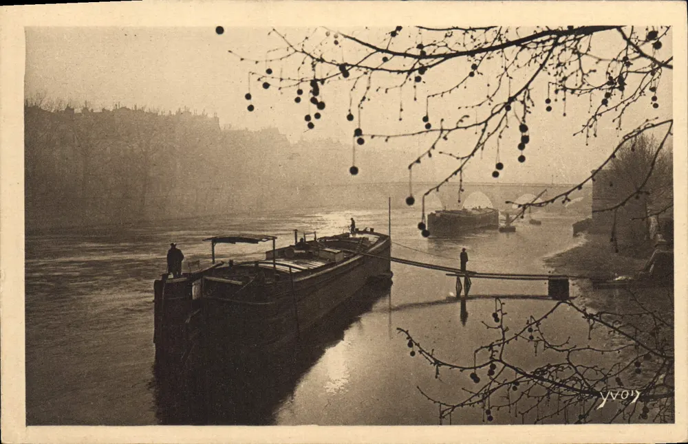Chalands na Seine — Barges on the Seine — Edição de Arte YVON, Série 2 - Frente