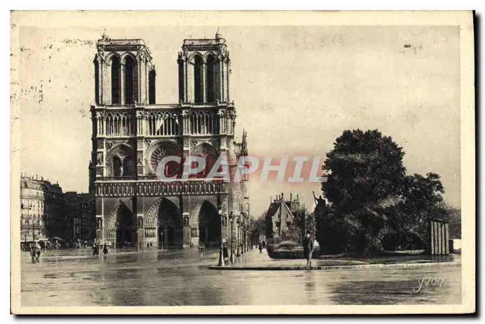 Nossa Senhora de Paris — Fachada e espaço aberto — Edição Jvonn, n° 68 - Frente