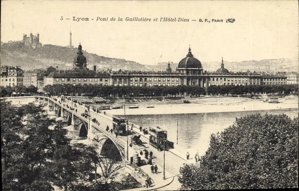 Lyon — Brücke Guillotière und Hôtel-Dieu — B. F., PARIS - Vorderseite