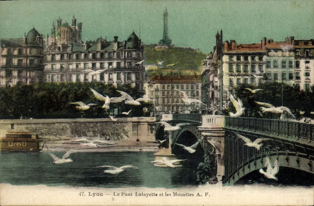 Lyon — O Ponte Lalayette e as Garças A. F. - Frente