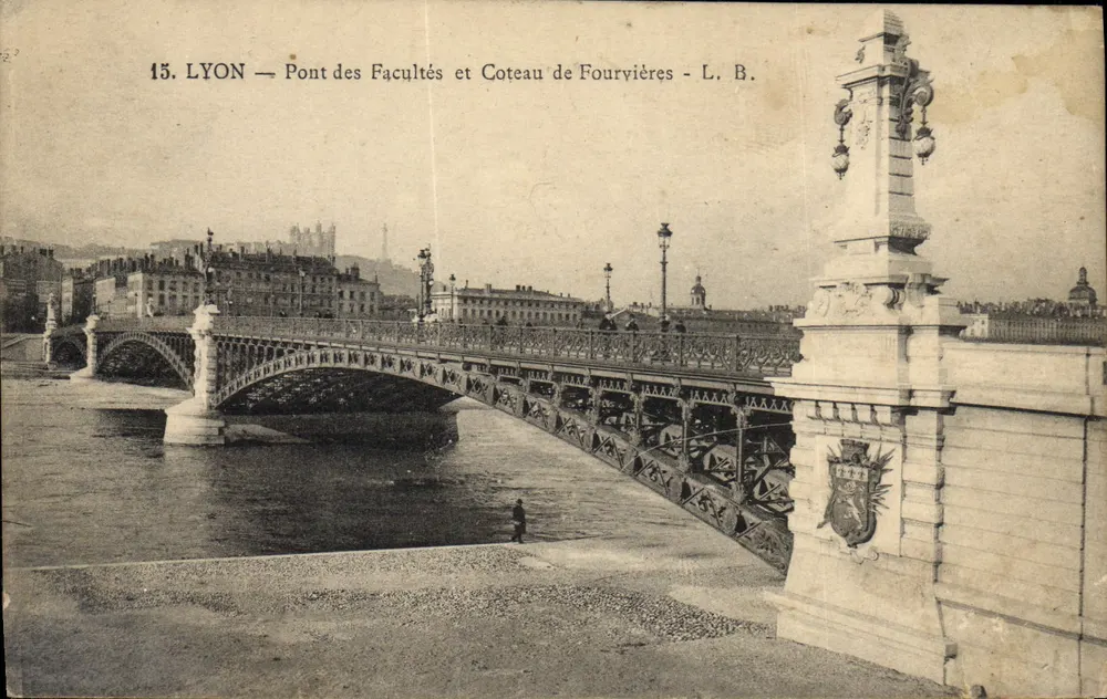 LYON — Brücke der Fakultäten und Fourvières-Hügel — L. B. - Vorderseite