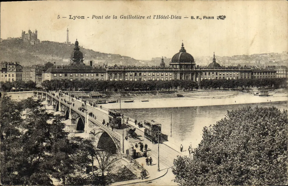 Lyon - Brücke Guillotière und Hôtel-Dieu — B. F., Paris - Vorderseite